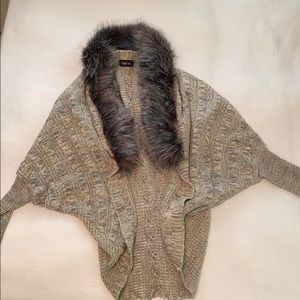 Fabric cable knit poncho with removable fur collar